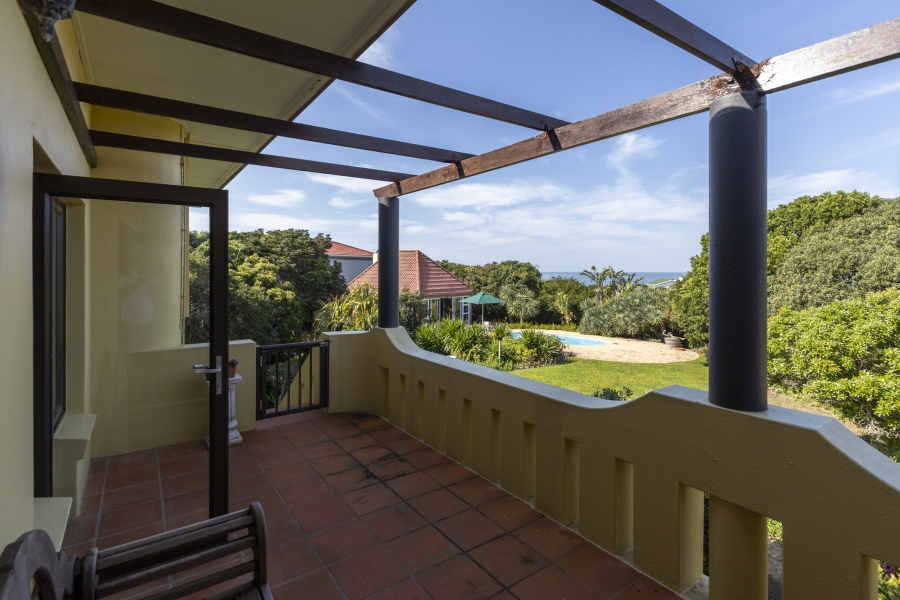 7 Bedroom Property for Sale in West Beach Eastern Cape